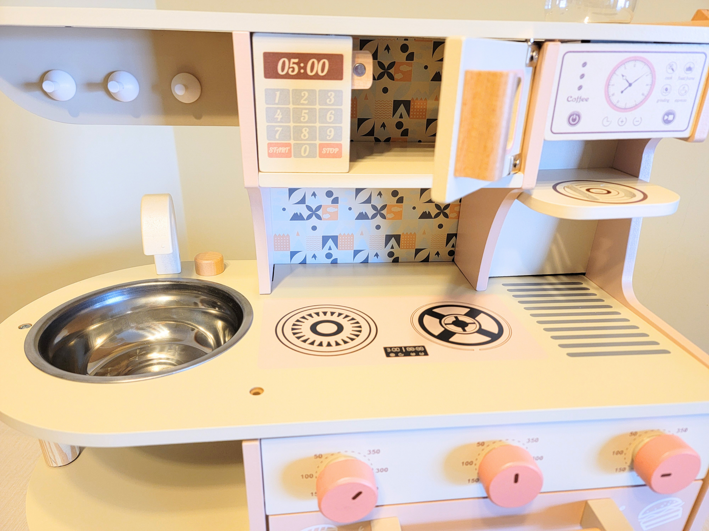 Ensemble de cuisine et de jouets de cuisine interactifs en bois - Édition rose