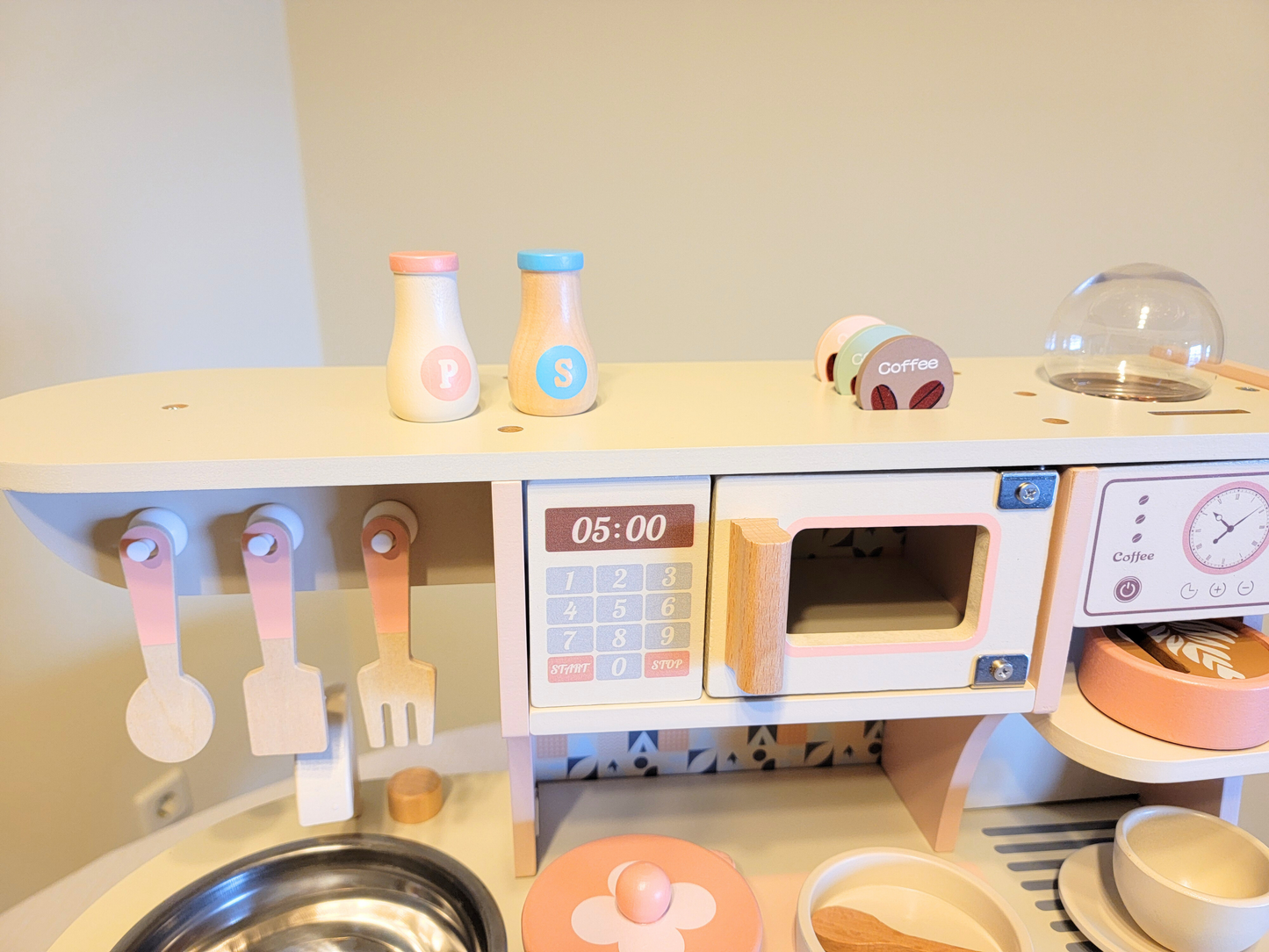 Ensemble de cuisine et de jouets de cuisine interactifs en bois - Édition rose
