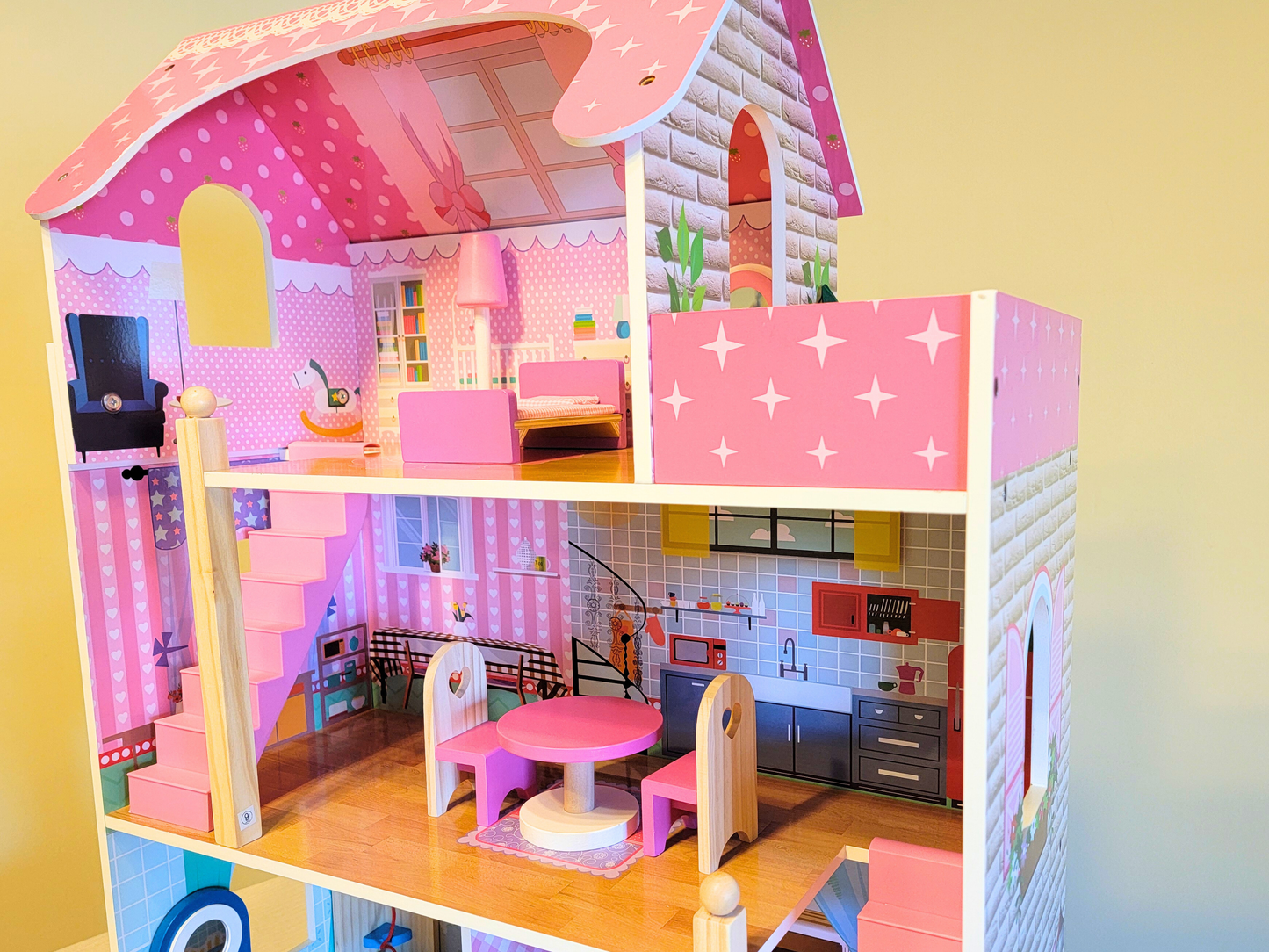 Chambre de poupée bleue fantastique